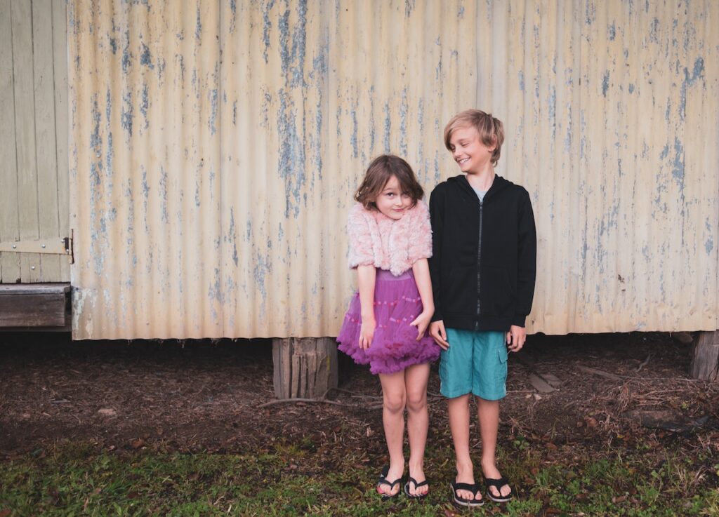 the-importance-of-sibling-relationships-play-learn-thrive